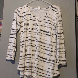 HABITAT shirt size small 3/4 length sleeves white and black
